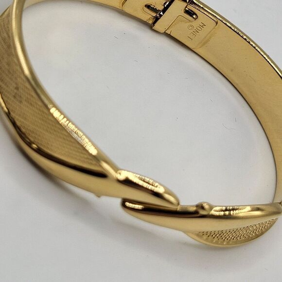 Monet Hinged Goldtone Bangle Bracelet 7in Small - Picture 1 of 4